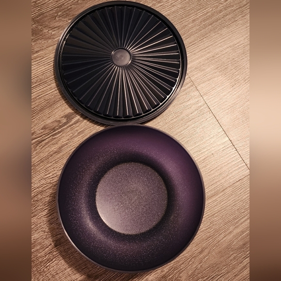 Tupperware - Food Storage Container - Picture 4 of 5